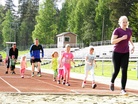 Lajina 1.6.2016 pituushyppy, aluksi haettiin tuntumaa hiekkaan hyppäämisestä.